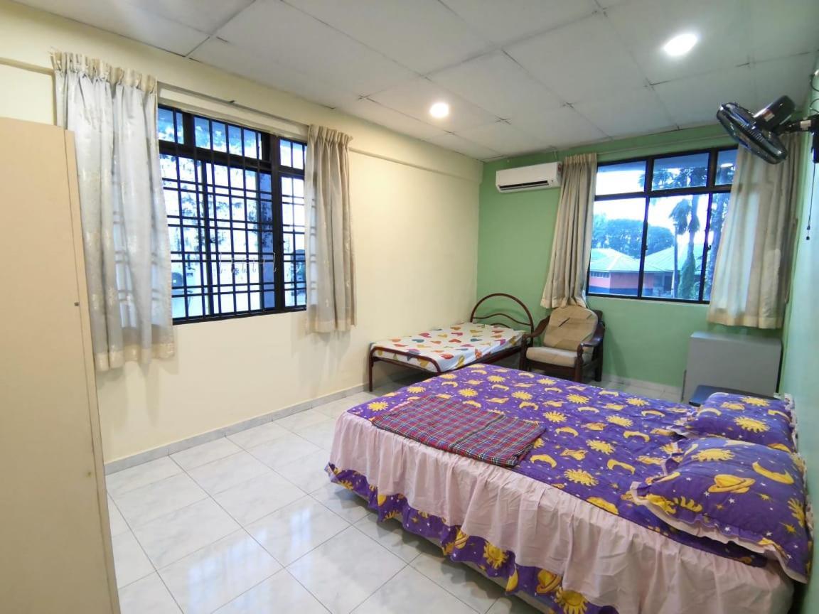 Cosy Homestay Ulu Tiram Exteriör bild