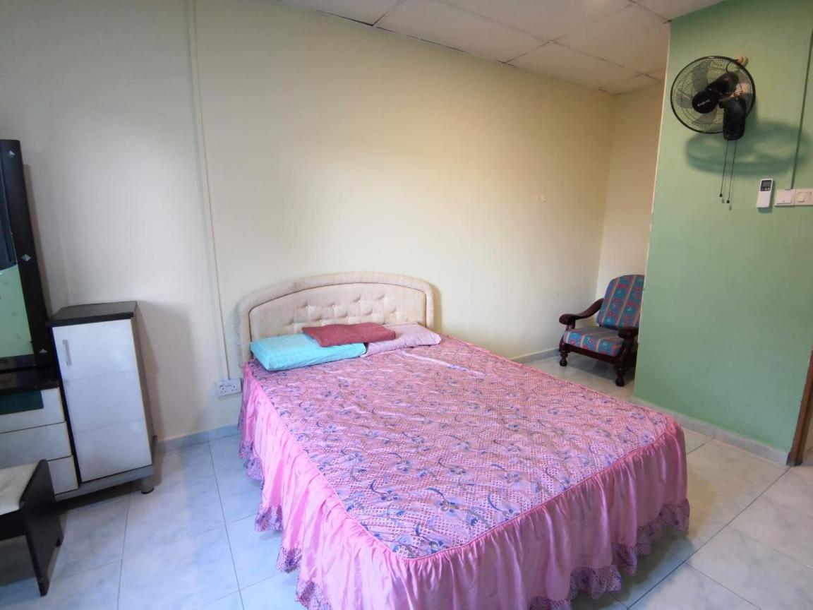 Cosy Homestay Ulu Tiram Exteriör bild