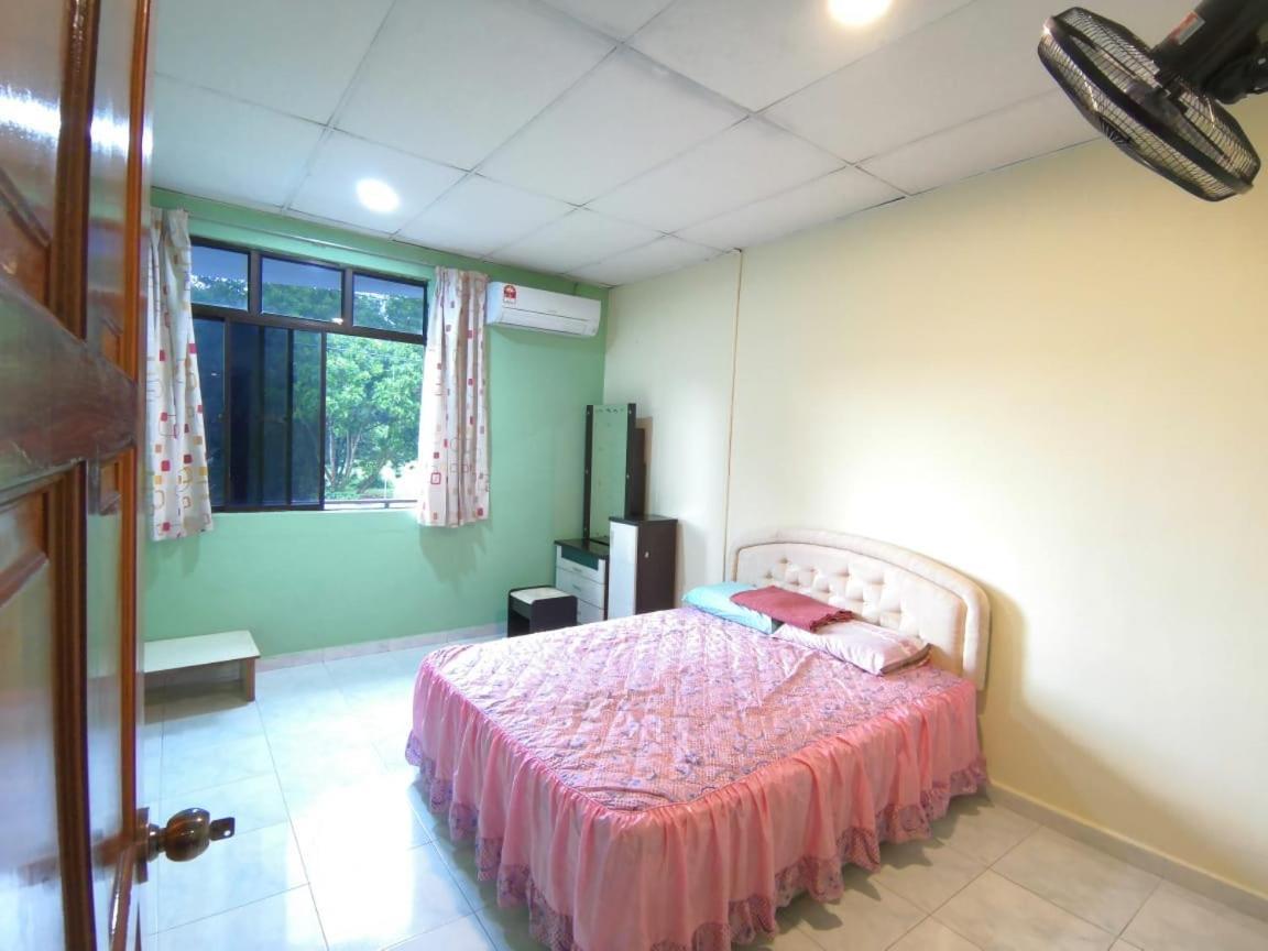 Cosy Homestay Ulu Tiram Exteriör bild