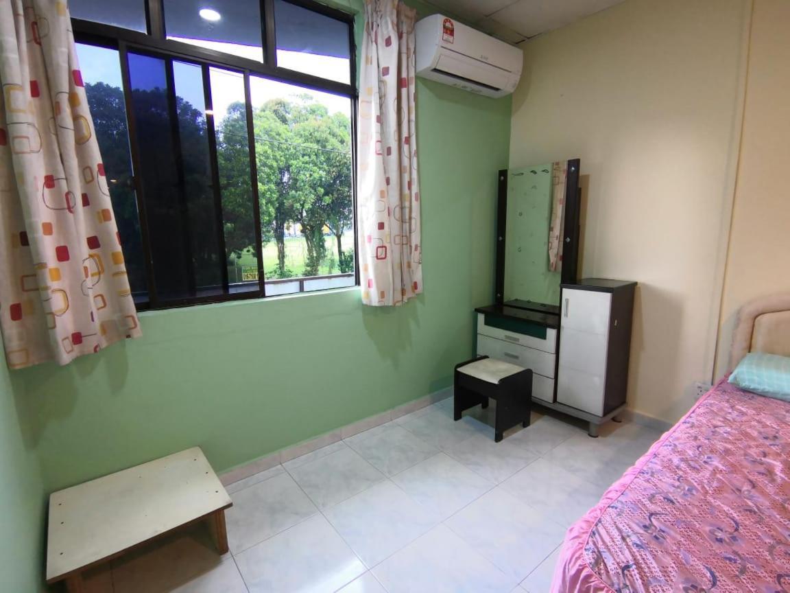 Cosy Homestay Ulu Tiram Exteriör bild